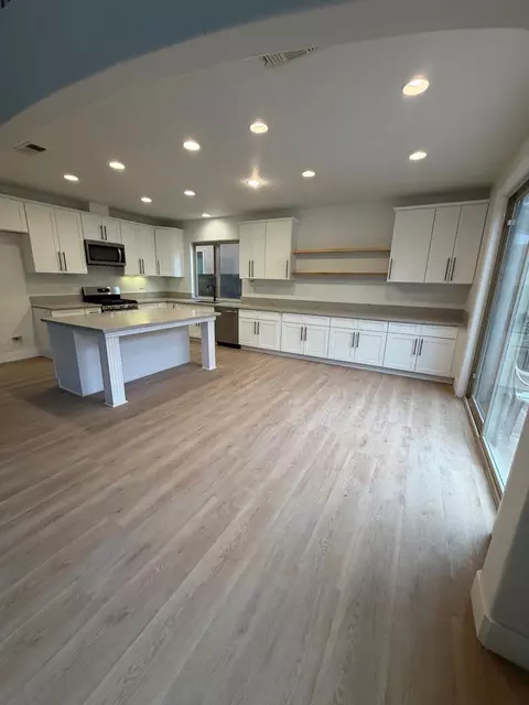 Kitchen - 1823 Houston Ave, Clovis, CA 93619 photo 5 of 6