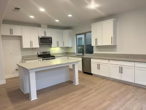 Kitchen - 1823 Houston Ave, Clovis, CA 93619 photo 2 of 6