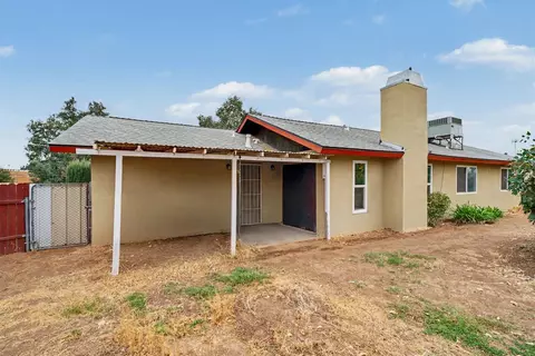 Exterior - 18618 Hanover Dr, Madera, CA 93638 photo 7 of 12