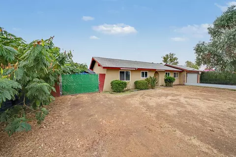 Exterior - 18618 Hanover Dr, Madera, CA 93638 photo 11 of 12