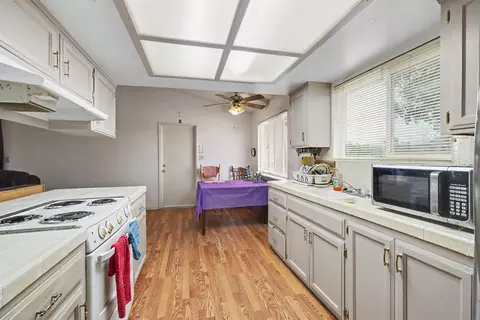 Kitchen - 18618 Hanover Dr, Madera, CA 93638 photo 1 of 2