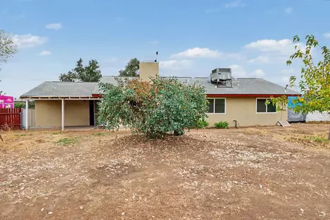 Exterior - 18618 Hanover Dr, Madera, CA 93638 photo 10 of 12