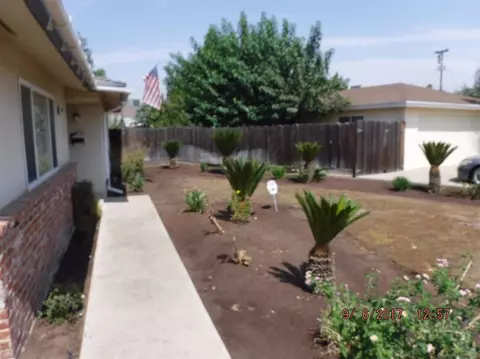 2178 Walton Ave, Sanger, CA 93657 photo 3