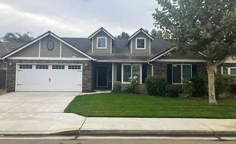 6825 W Oak Ave, Fresno, CA 93722