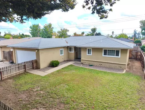 2236 E Swift Ave, Fresno, CA 93726