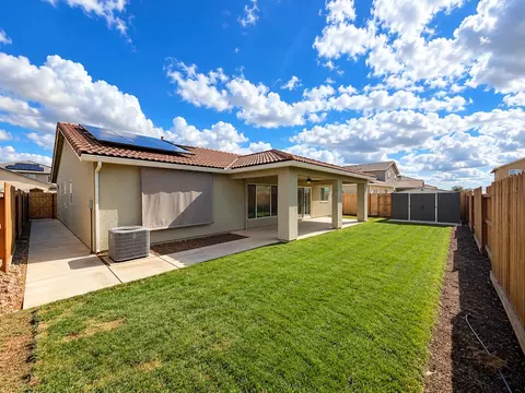 Exterior - 3242 Simental Ave, Clovis, CA 93619 photo 4 of 5