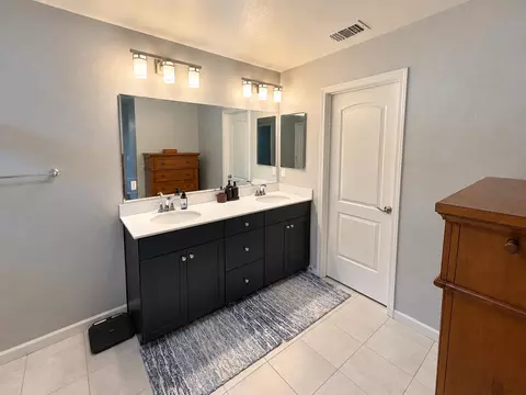 Bath - 3242 Simental Ave, Clovis, CA 93619 photo 2 of 3