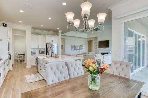 Dining - 3965 Buckingham Ave, Clovis, CA 93619 photo 1 of 3