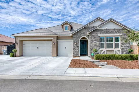 Exterior - 3965 Buckingham Ave, Clovis, CA 93619 photo 2 of 4