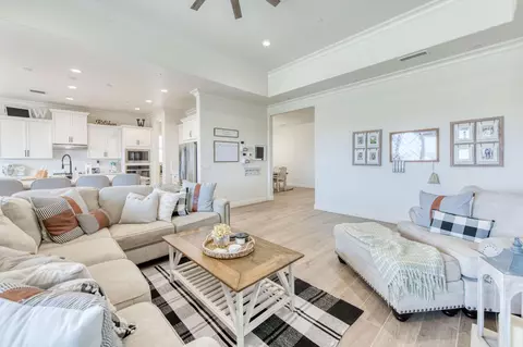 Living - 3965 Buckingham Ave, Clovis, CA 93619 photo 1 of 3