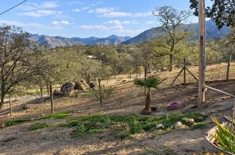 30928 Trimmer Springs Rd, Sanger, CA 93657 photo 2