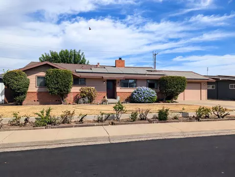 Exterior - 2106 4th St, Sanger, CA 93657 photo 4 of 4