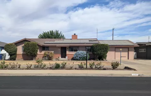 Exterior - 2106 4th St, Sanger, CA 93657 photo 3 of 4