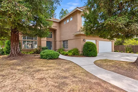 5476 W Bedford Ave, Fresno, CA 93722