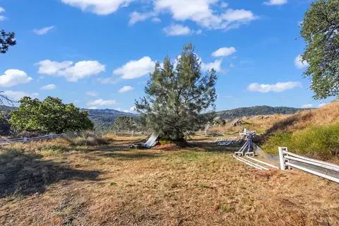 Exterior - 30450 Morgan Canyon Rd, Prather, CA 93651 photo 24 of 27