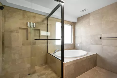 Bath - 30450 Morgan Canyon Rd, Prather, CA 93651 photo 3 of 4