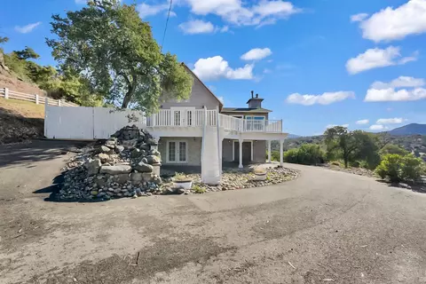 Exterior - 30450 Morgan Canyon Rd, Prather, CA 93651 photo 3 of 27