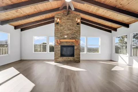 Living - 30450 Morgan Canyon Rd, Prather, CA 93651 photo 8 of 11