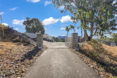 Exterior - 30450 Morgan Canyon Rd, Prather, CA 93651 photo 4 of 27