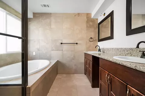 Bath - 30450 Morgan Canyon Rd, Prather, CA 93651 photo 2 of 4
