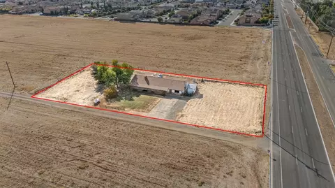 9201 E Shaw, Clovis, CA 93611