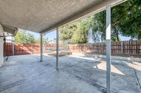 Exterior - 1436 E Cypress Ave, Reedley, CA 93654 photo 7 of 13
