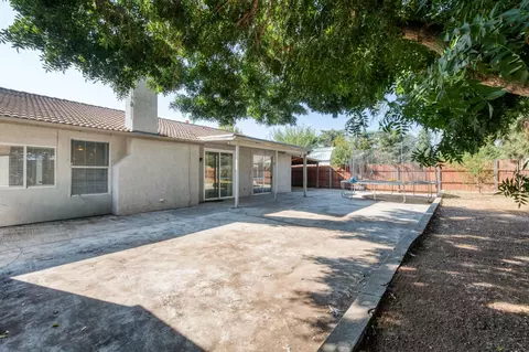 Exterior - 1436 E Cypress Ave, Reedley, CA 93654 photo 12 of 13