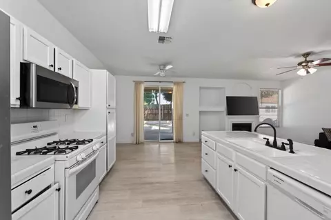 Kitchen - 1436 E Cypress Ave, Reedley, CA 93654 photo 3 of 3