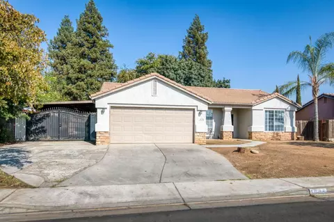 Exterior - 1436 E Cypress Ave, Reedley, CA 93654 photo 6 of 13