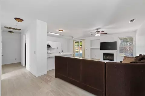 Entry Way - 1436 E Cypress Ave, Reedley, CA 93654 photo 1 of 1