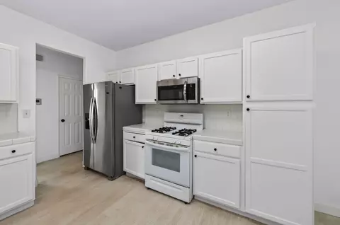 Kitchen - 1436 E Cypress Ave, Reedley, CA 93654 photo 2 of 3