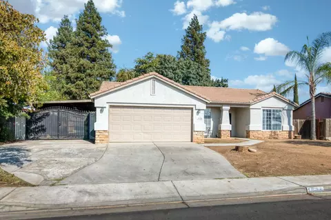 Exterior - 1436 E Cypress Ave, Reedley, CA 93654 photo 2 of 13