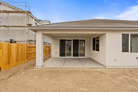 Exterior - 295 N Laker Ln, Fowler, CA 93625 photo 10 of 11