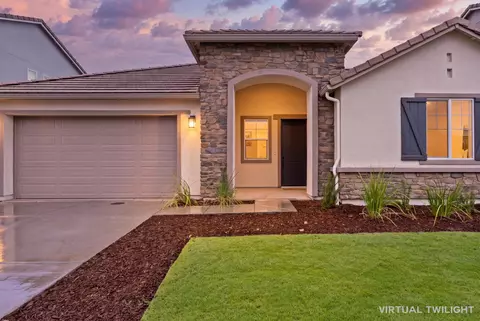 Exterior - 295 N Laker Ln, Fowler, CA 93625 photo 6 of 11