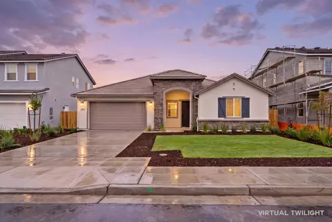 Exterior - 295 N Laker Ln, Fowler, CA 93625 photo 5 of 11