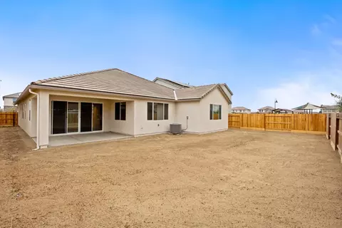 Exterior - 295 N Laker Ln, Fowler, CA 93625 photo 7 of 11