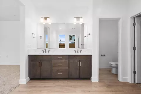 Entry Way - 295 N Laker Ln, Fowler, CA 93625 photo 4 of 6