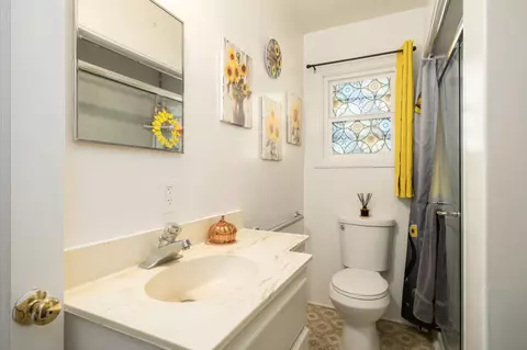Bath - 417 N O St, Madera, CA 93637 photo 2 of 2