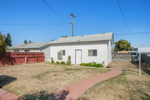 Exterior - 417 N O St, Madera, CA 93637 photo 4 of 8