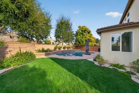 Exterior - 1855 N Whitehorse Ln, Clovis, CA 93619 photo 4 of 4