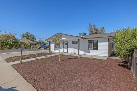 Exterior - 1950 Van Horn St, Selma, CA 93662 photo 4 of 12