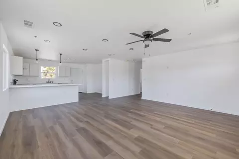 Living - 1950 Van Horn St, Selma, CA 93662 photo 2 of 4