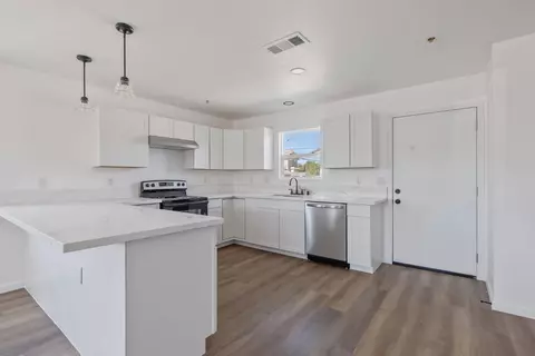 Kitchen - 1950 Van Horn St, Selma, CA 93662 photo 2 of 4