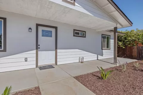 Exterior - 1950 Van Horn St, Selma, CA 93662 photo 5 of 12