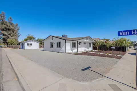 Exterior - 1950 Van Horn St, Selma, CA 93662 photo 2 of 12