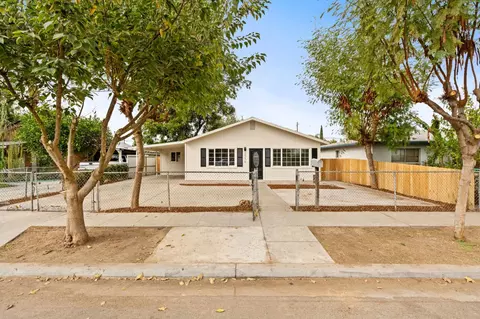 2556 S 11th St, Fresno, CA 93725