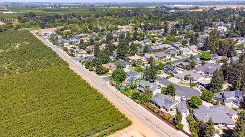 View/Area - 467 S Maple Dr, Reedley, CA 93654 photo 4 of 7