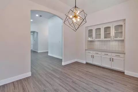 Entry Way - 467 S Maple Dr, Reedley, CA 93654 photo 1 of 3