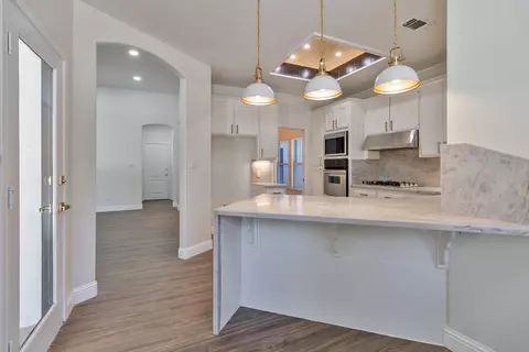 Entry Way - 467 S Maple Dr, Reedley, CA 93654 photo 3 of 3