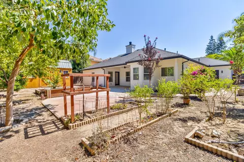 Exterior - 467 S Maple Dr, Reedley, CA 93654 photo 13 of 15